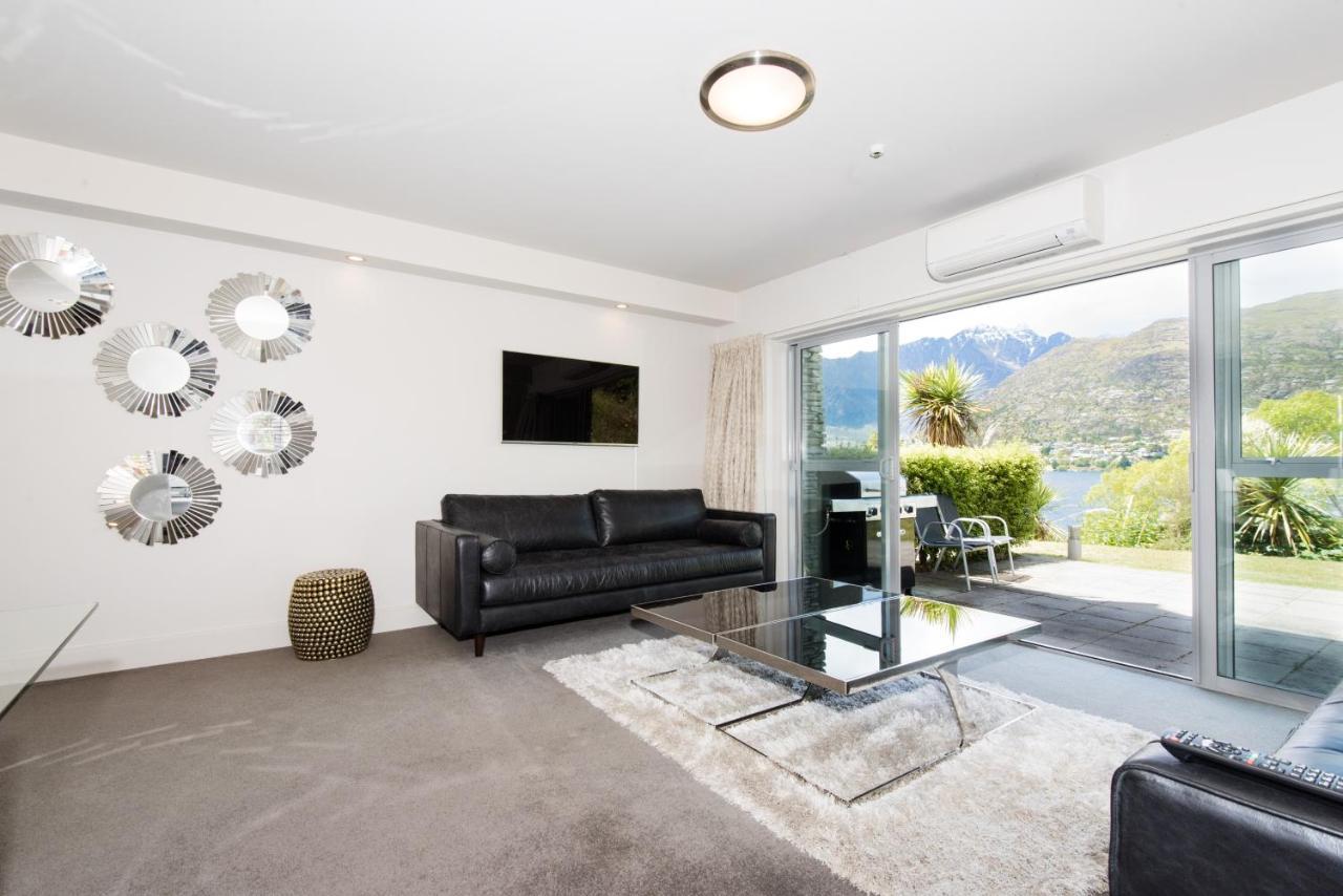 Lakeside Luxury With Spa Queenstown Exterior photo