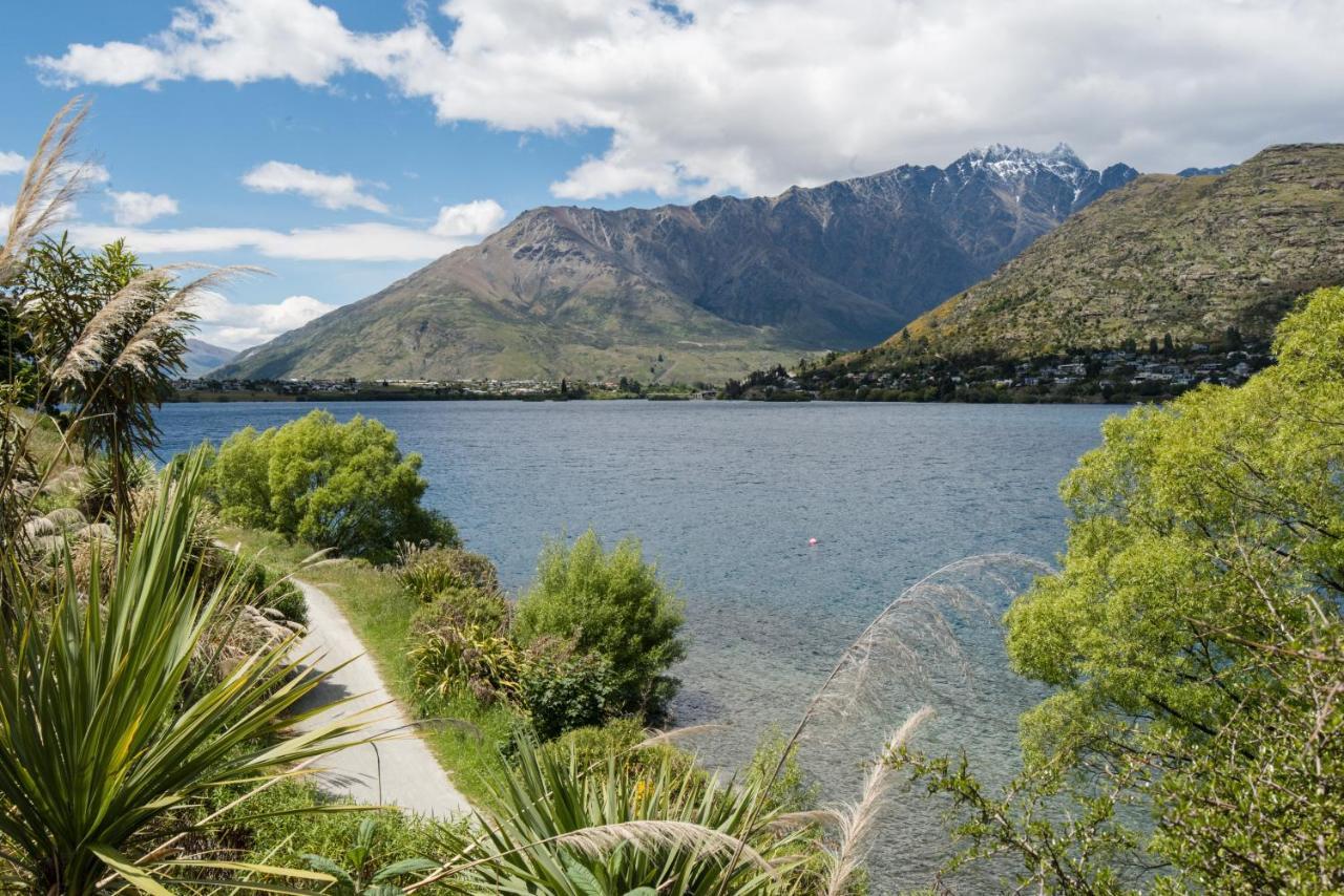 Lakeside Luxury With Spa Queenstown Exterior photo